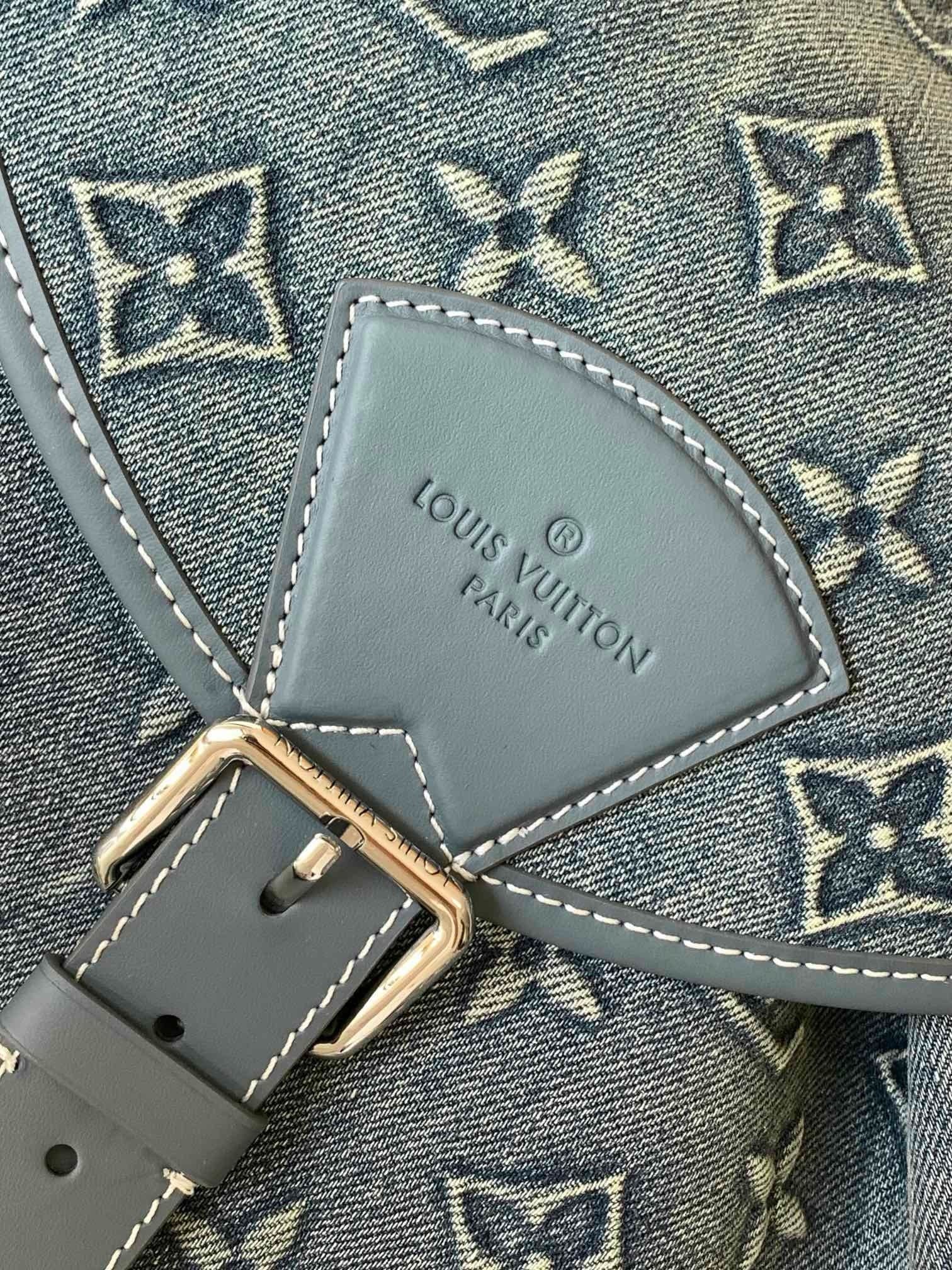 Louis Vuitton M22534 Montsouris Monogram Backpack