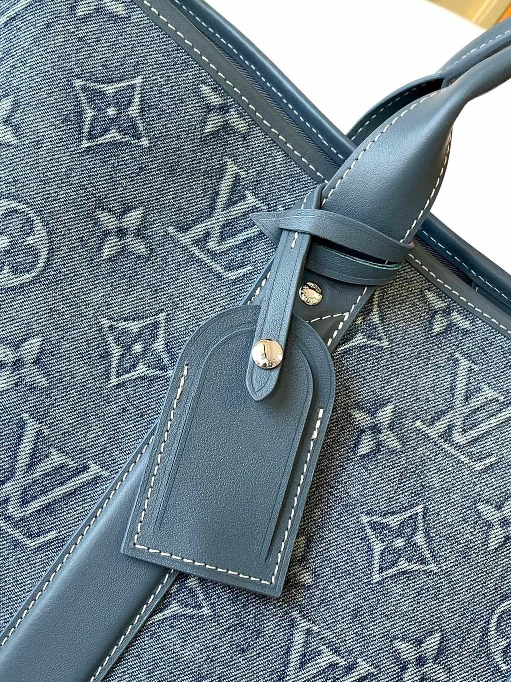 Louis Vuitton M22537 Weekend Tote NM