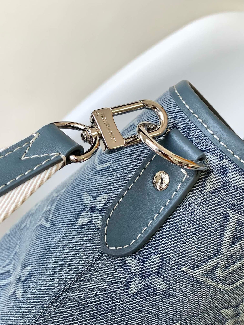 Louis Vuitton M22537 Weekend Tote NM