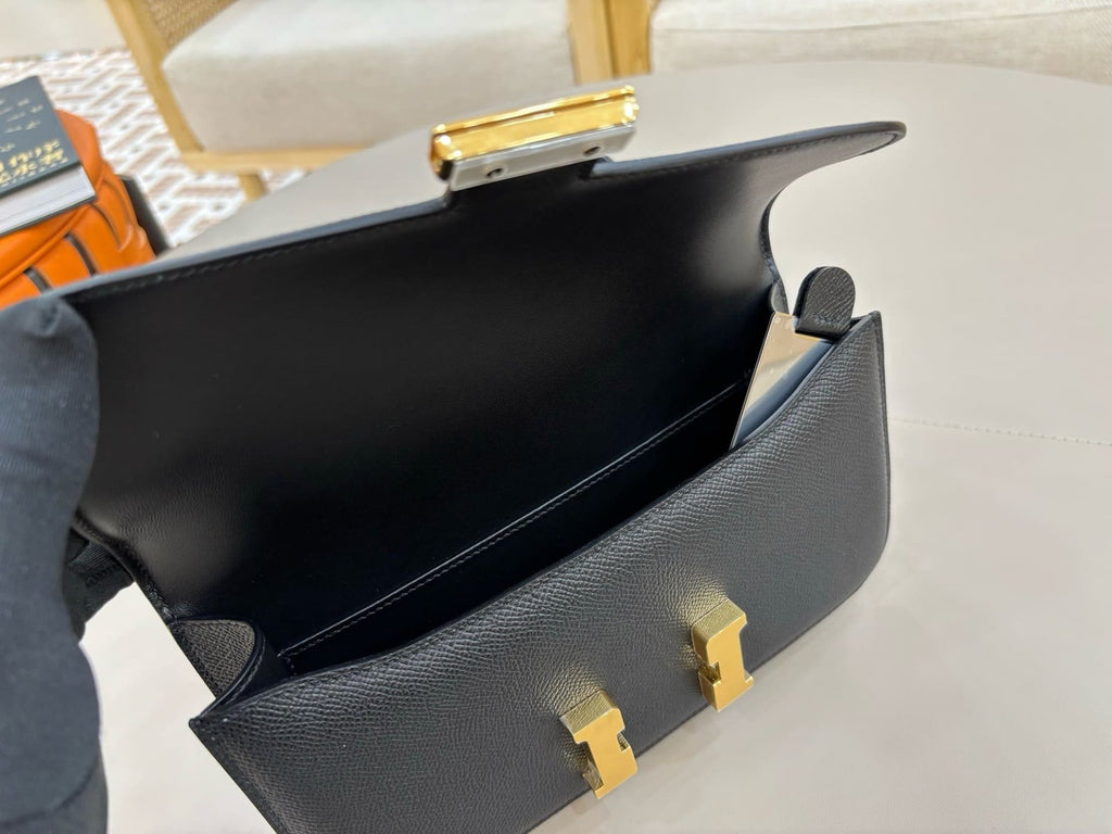 Hermès Constance To Go wallet
