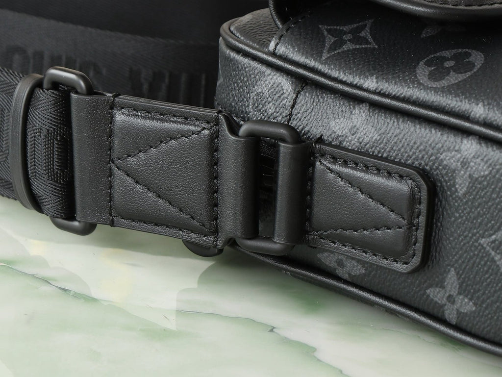 Louis Vuitton M12518 Getaway Messenger