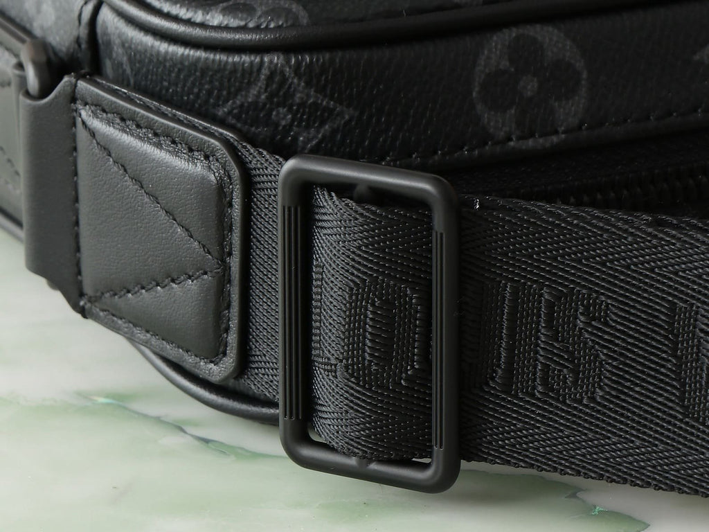 Louis Vuitton M12518 Getaway Messenger