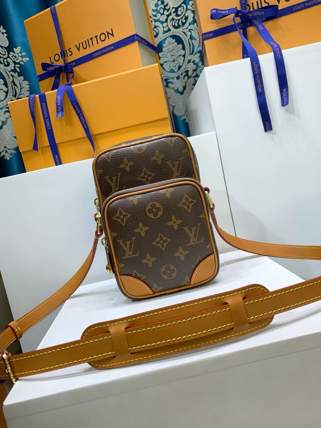 Louis Vuitton M14014 Amazone