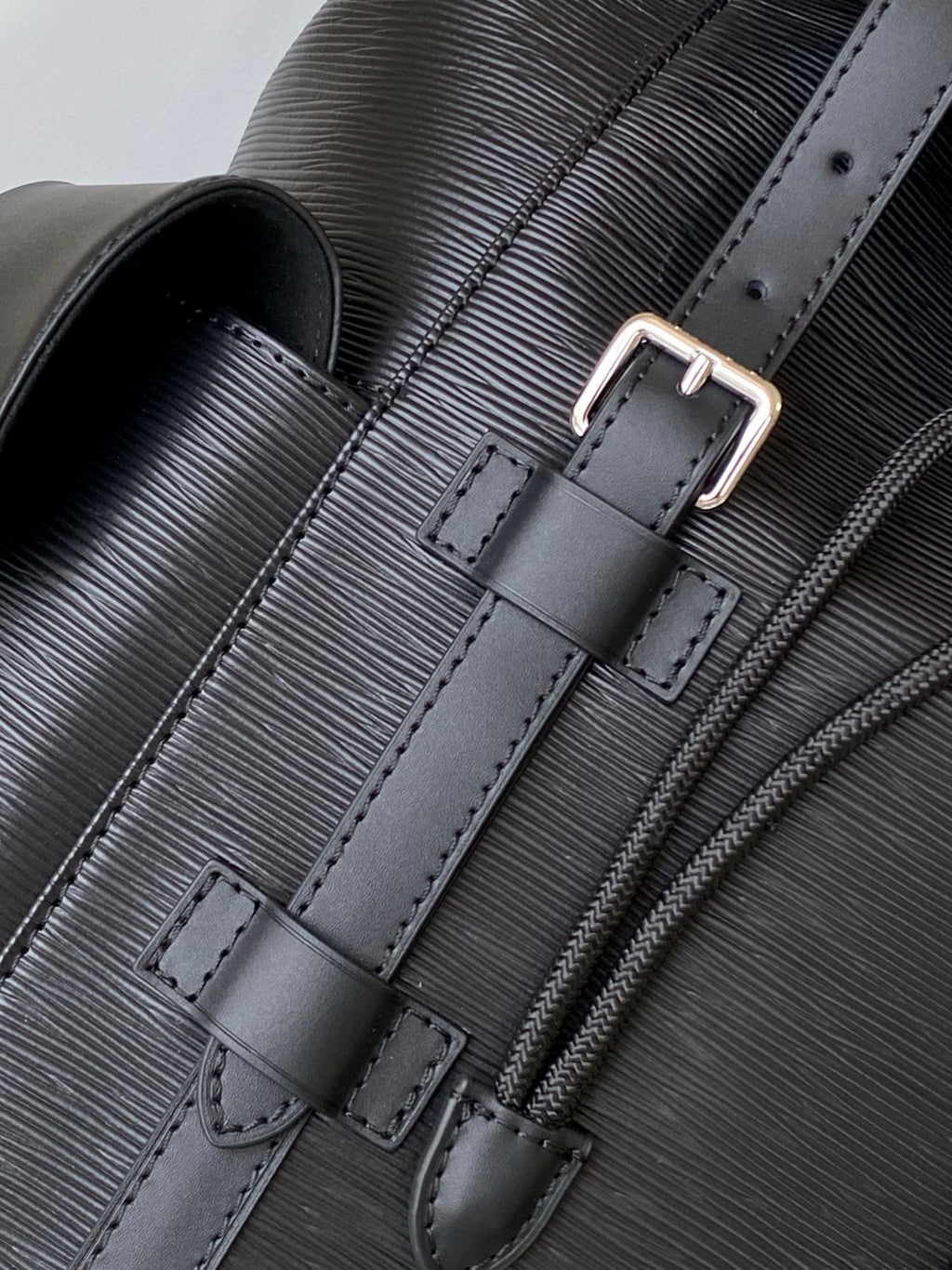 Louis Vuitton M50159 Christopher MM