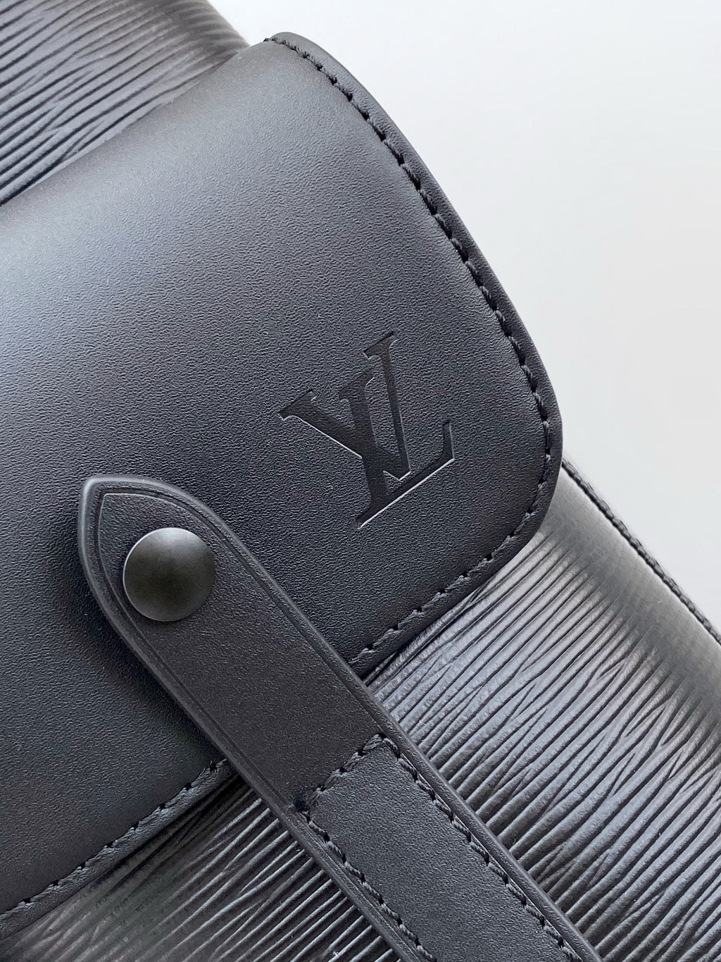 Louis Vuitton M50159 Christopher MM