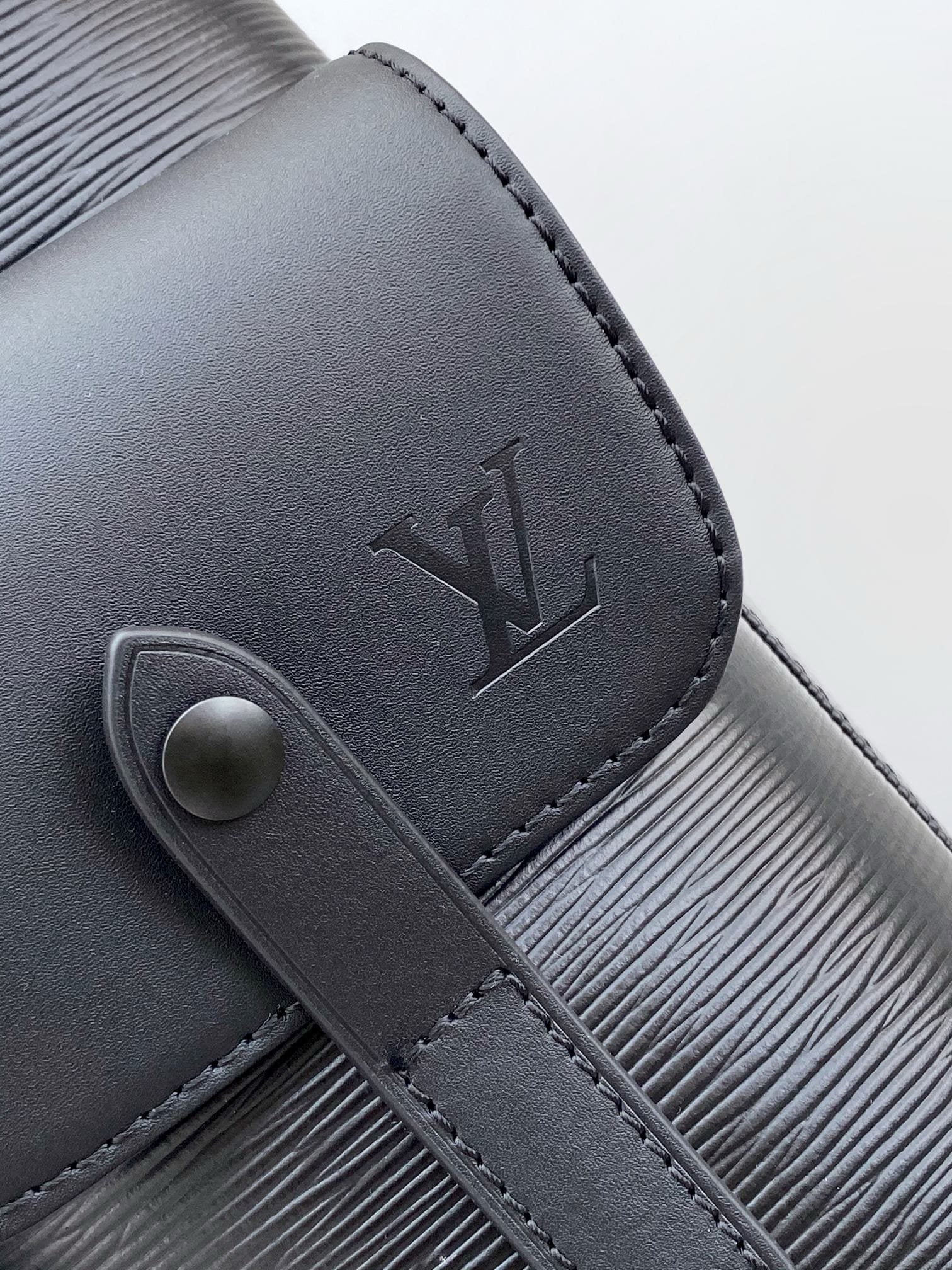 Louis Vuitton M50159 Christopher MM
