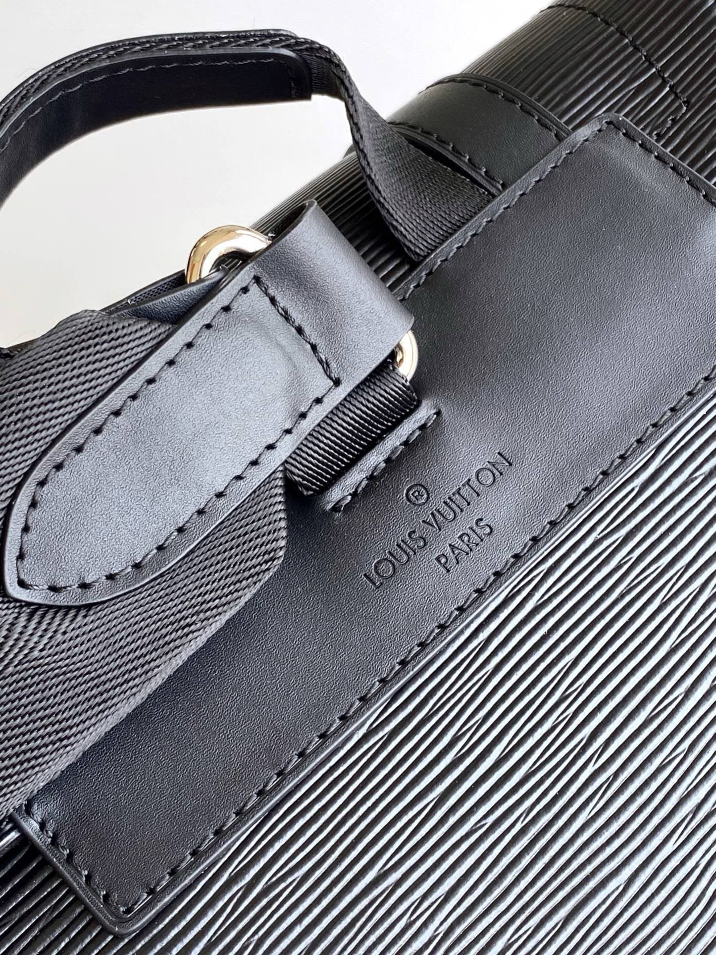 Louis Vuitton M50159 Christopher MM