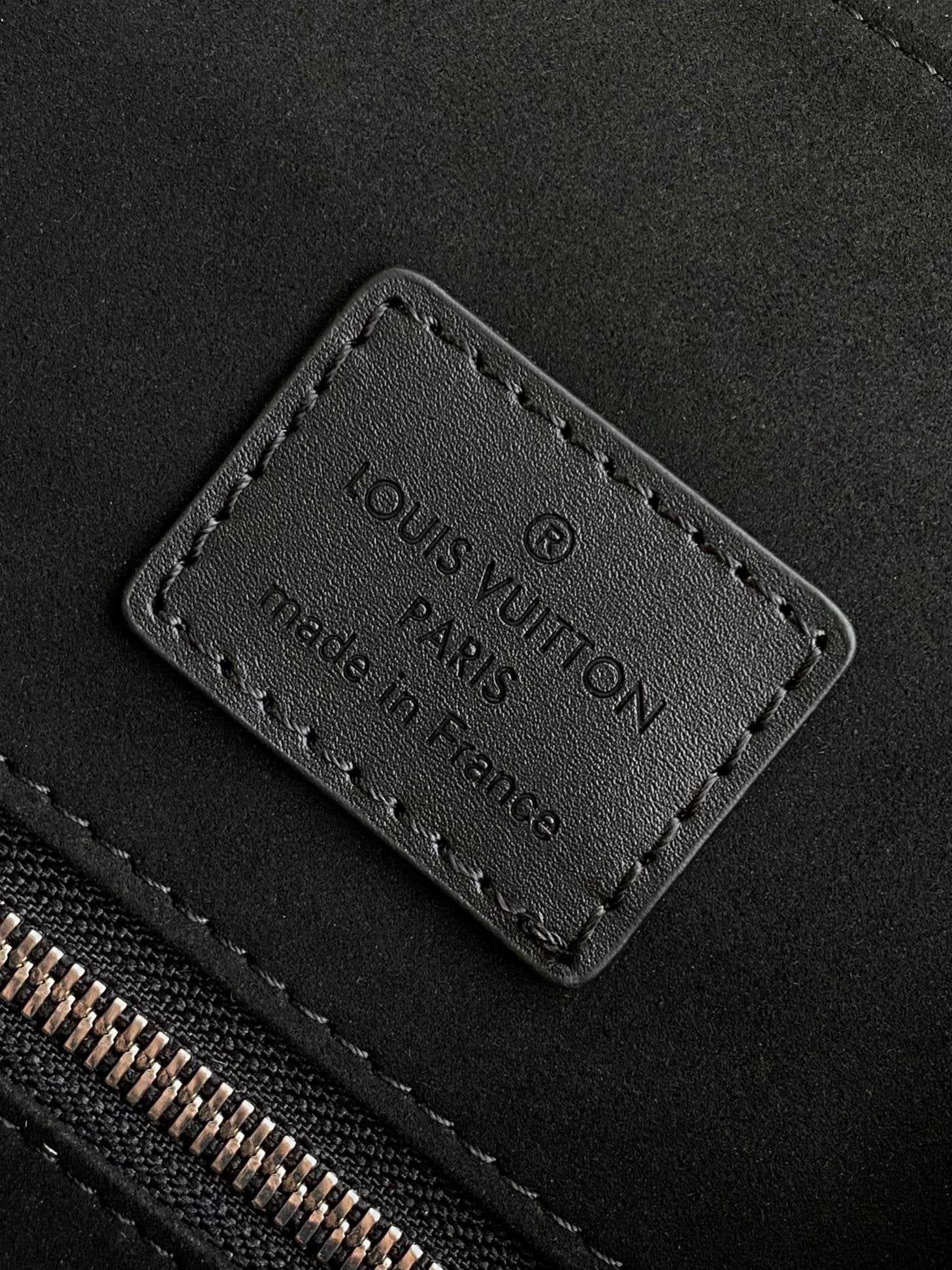 Louis Vuitton M50159 Christopher MM