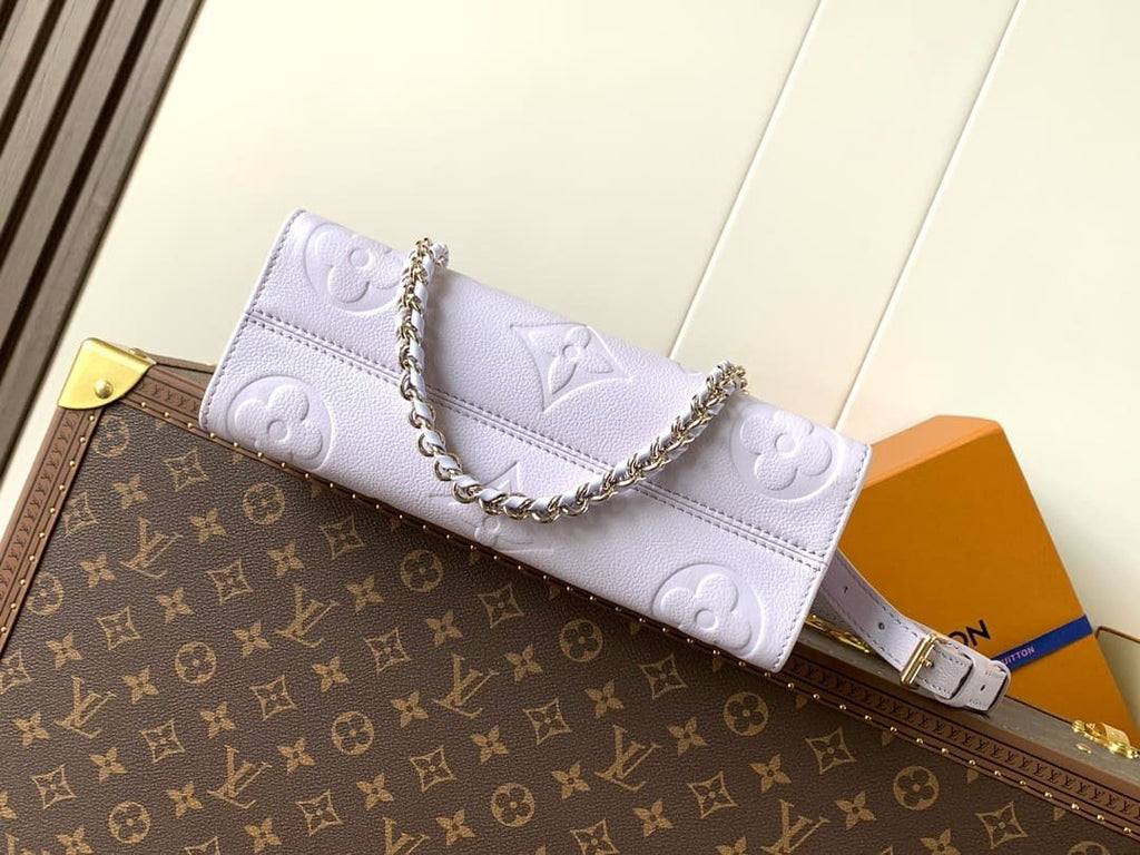 Louis Vuitton M15192 OnTheGo East West