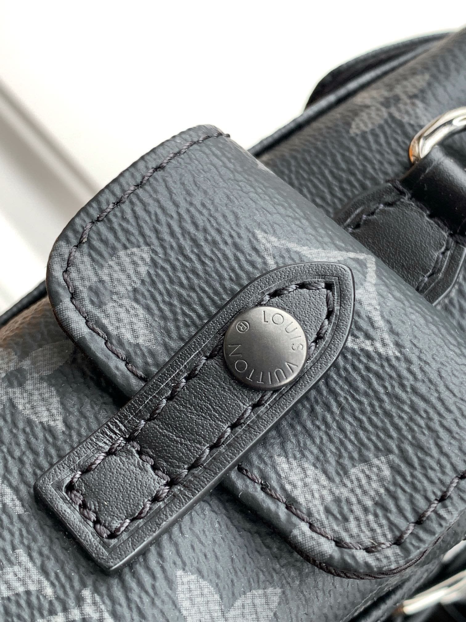 Louis Vuitton M82769 Nano Christopher