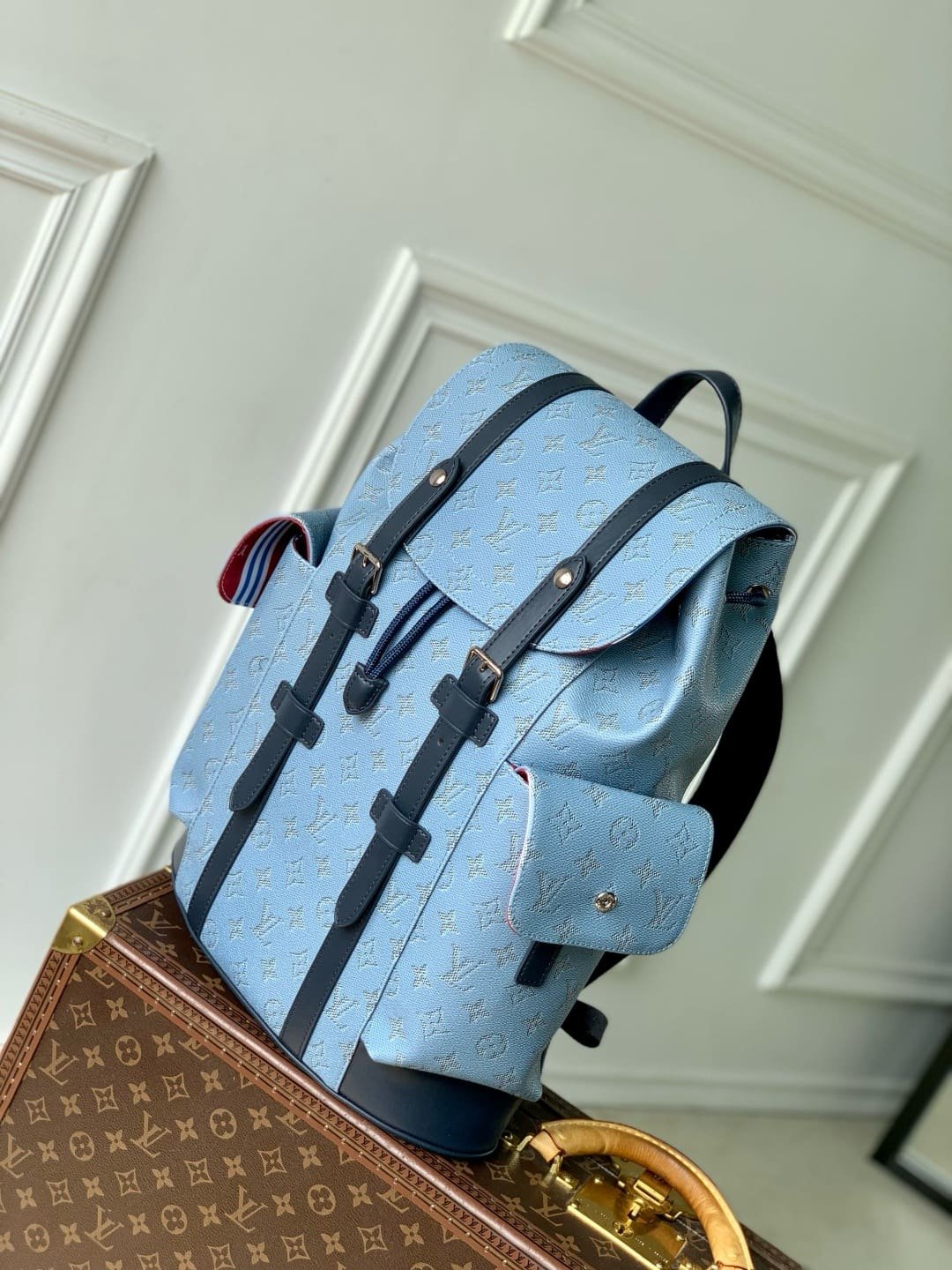 Louis Vuitton M14676 Christopher MM