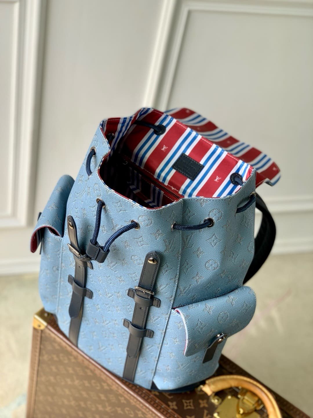 Louis Vuitton M14676 Christopher MM