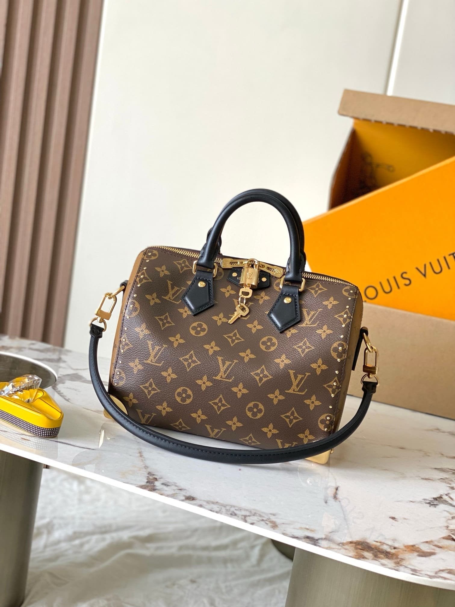 Louis Vuitton M26181 Speedy Trunk 25