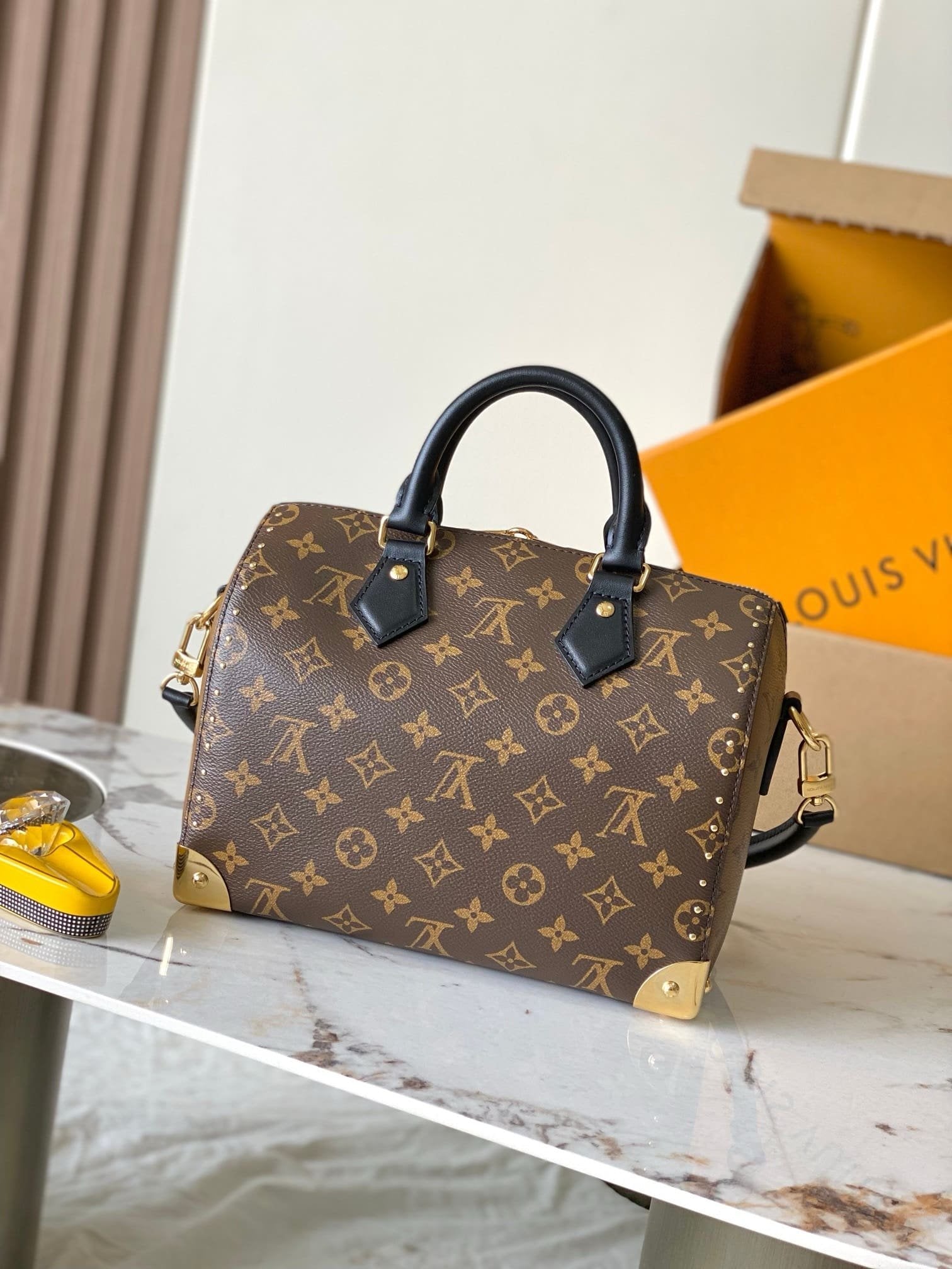 Louis Vuitton M26181 Speedy Trunk 25