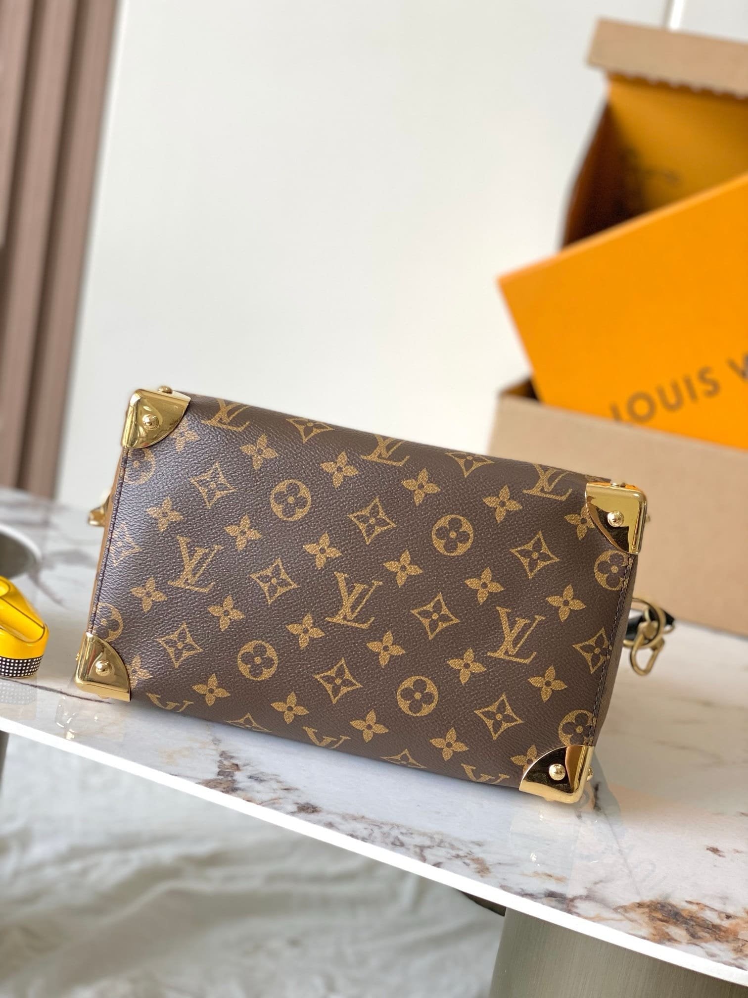 Louis Vuitton M26181 Speedy Trunk 25