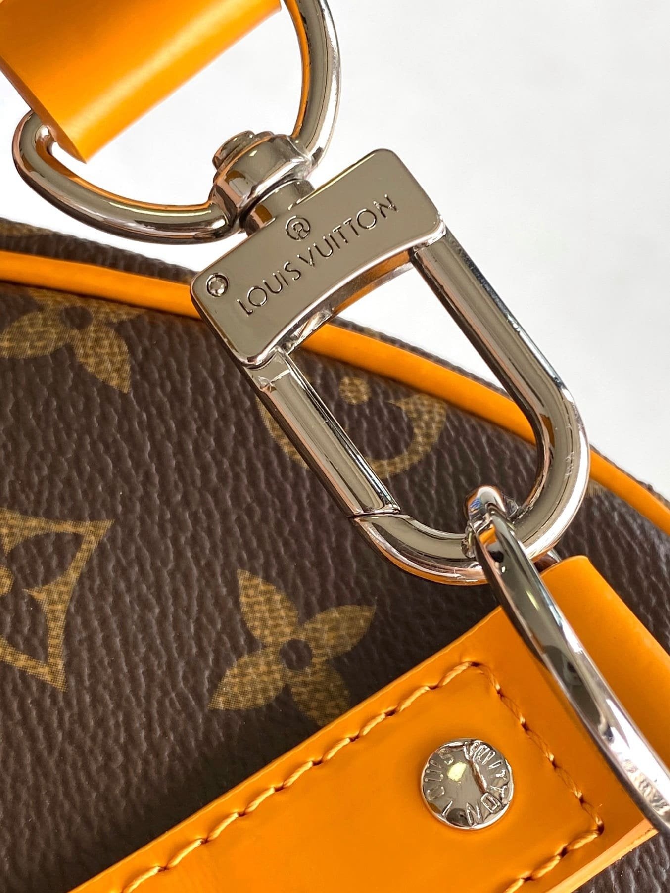 Louis Vuitton M12634 Keepall Bandoulière 50