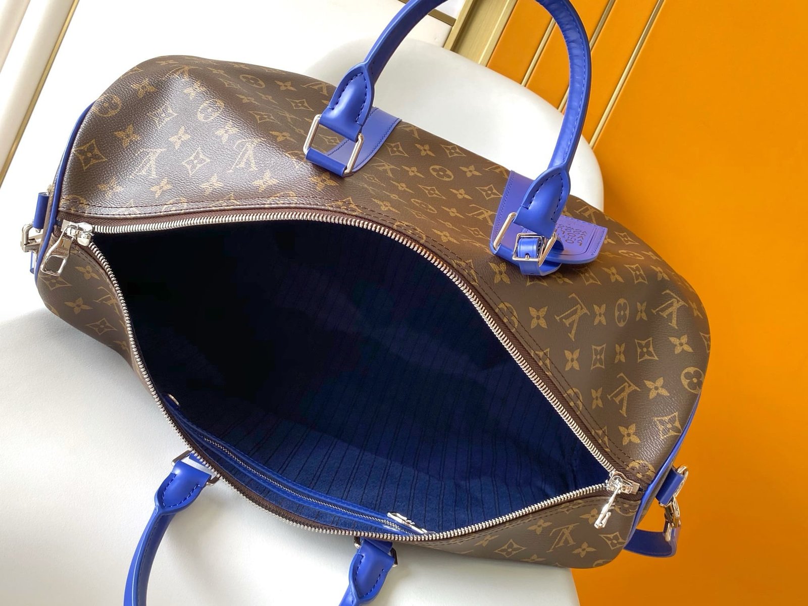 Louis Vuitton M12633 Keepall Bandoulière 50