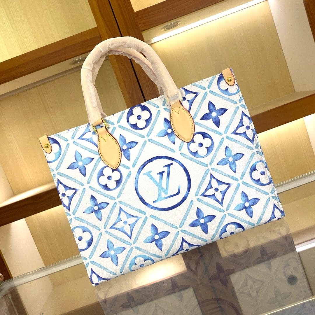 Louis Vuitton M11262 OnTheGo MM