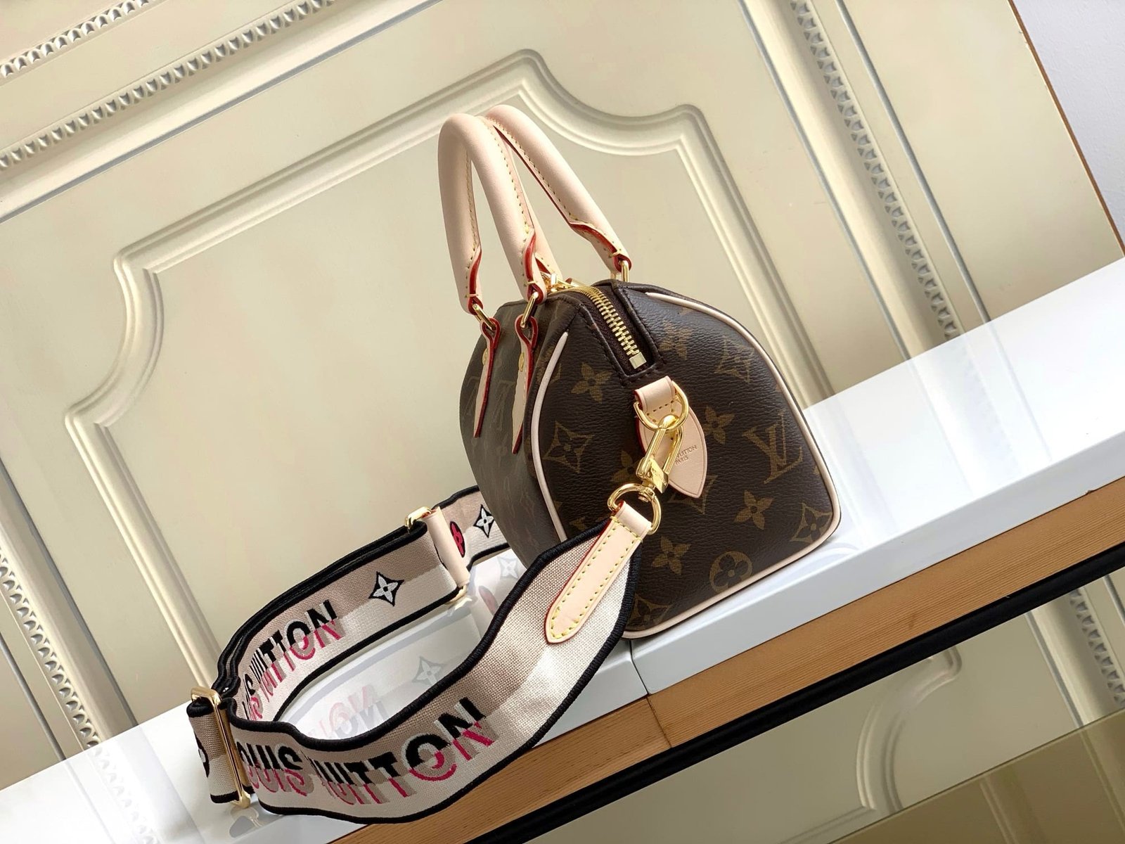 Louis Vuitton M46234 Speedy Bandoulière 20 Bag