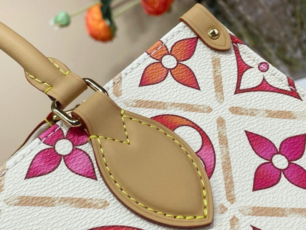Louis Vuitton M25318 OnTheGo East West