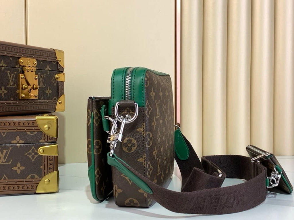 Louis Vuitton M12766 Trio Messenger