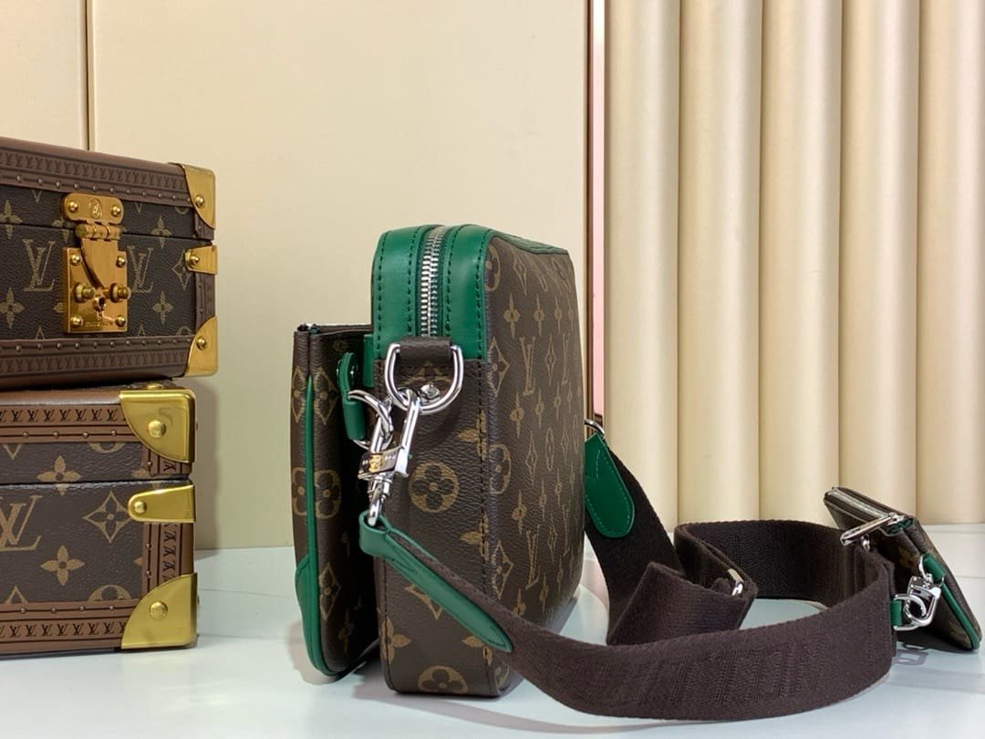 Louis Vuitton M12766 Trio Messenger