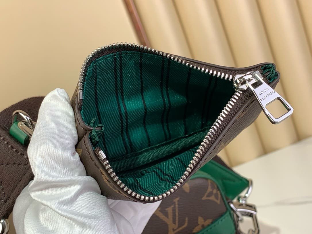 Louis Vuitton M12766 Trio Messenger