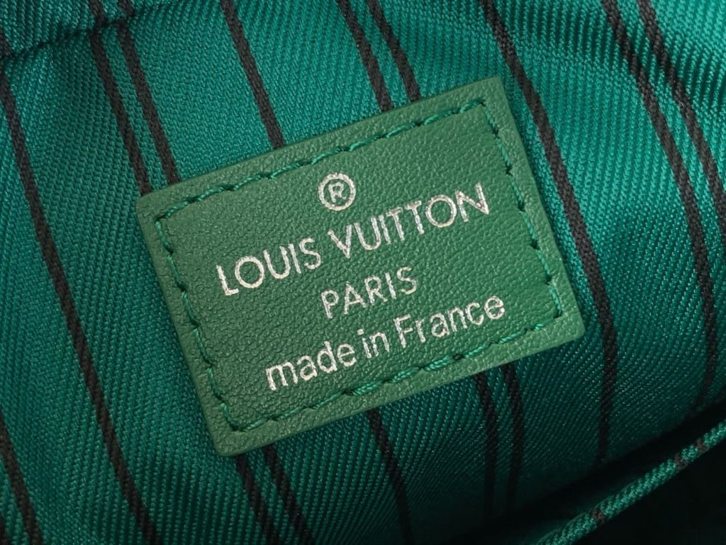 Louis Vuitton M12766 Trio Messenger