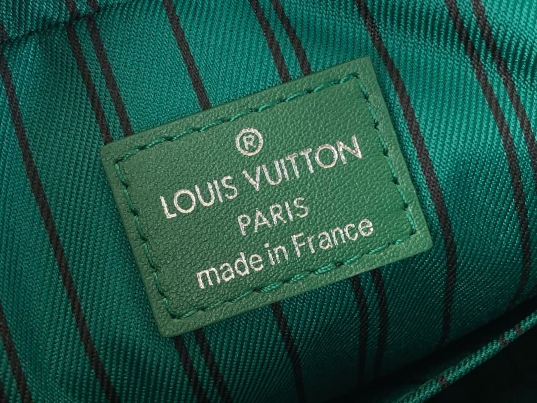 Louis Vuitton M12766 Trio Messenger