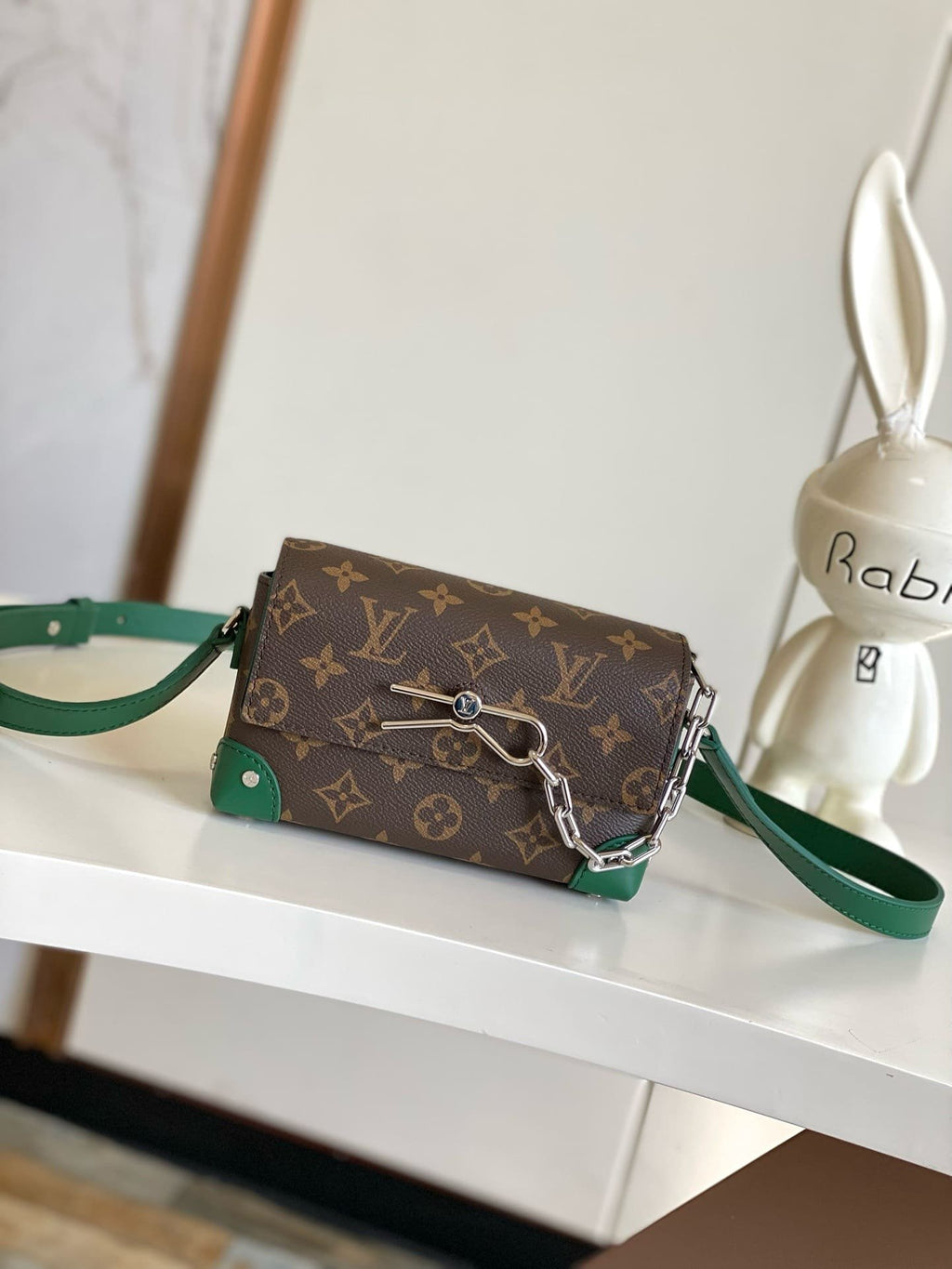 Louis Vuitton M12808 Steamer Wearable Wallet