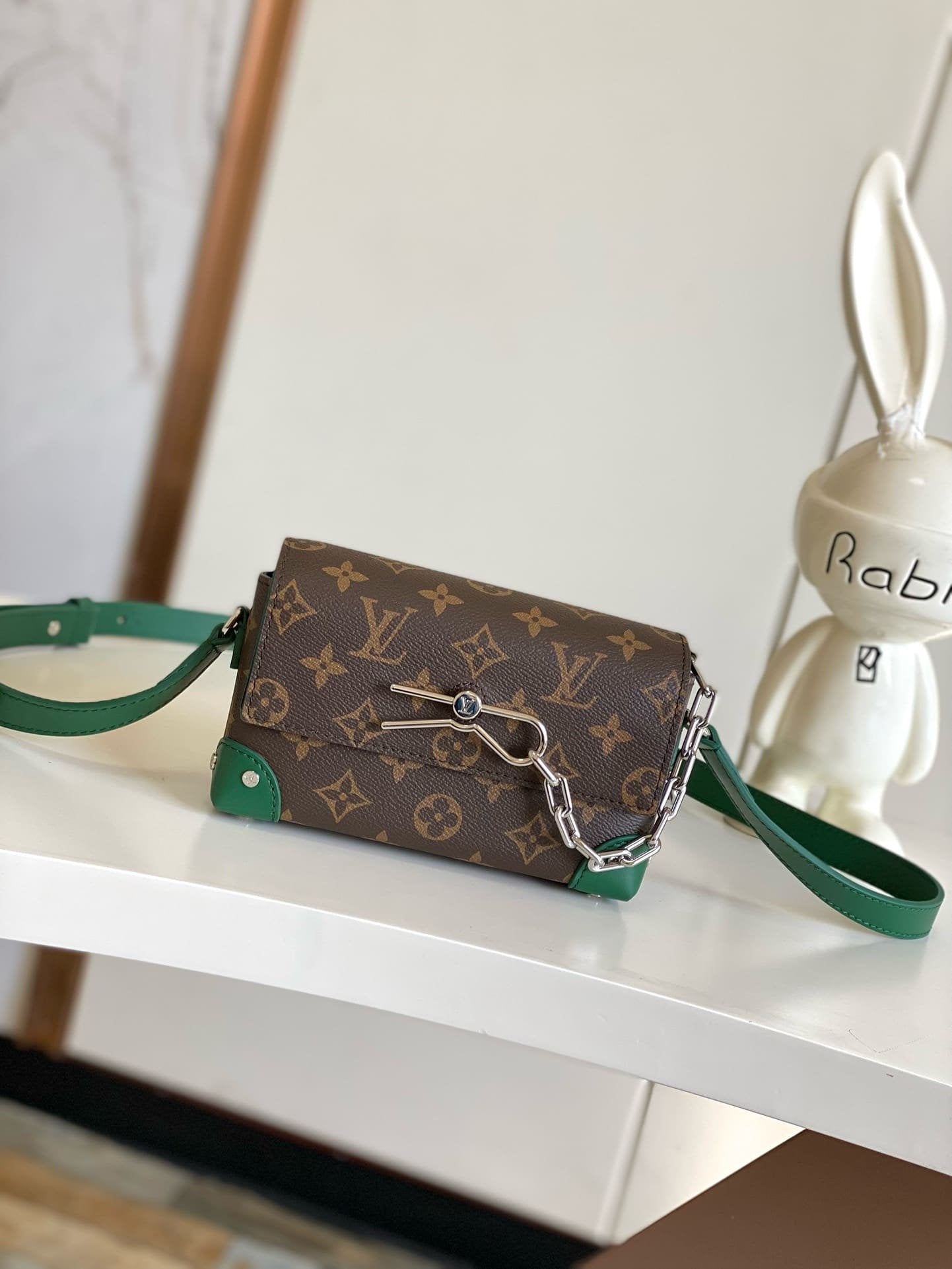 Louis Vuitton M12808 Steamer Wearable Wallet