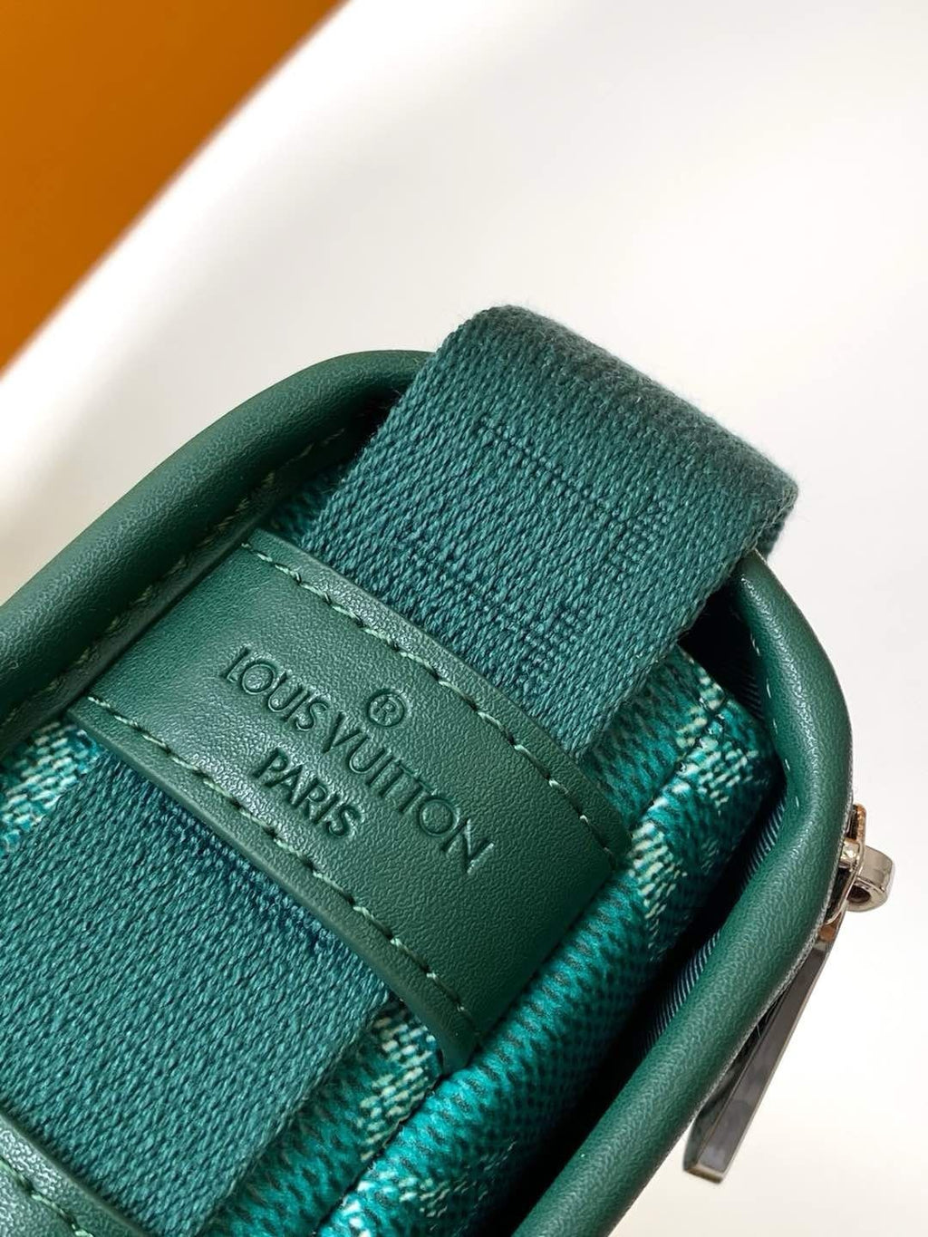 Louis Vuitton M12637 Bosphore Wearable Wallet