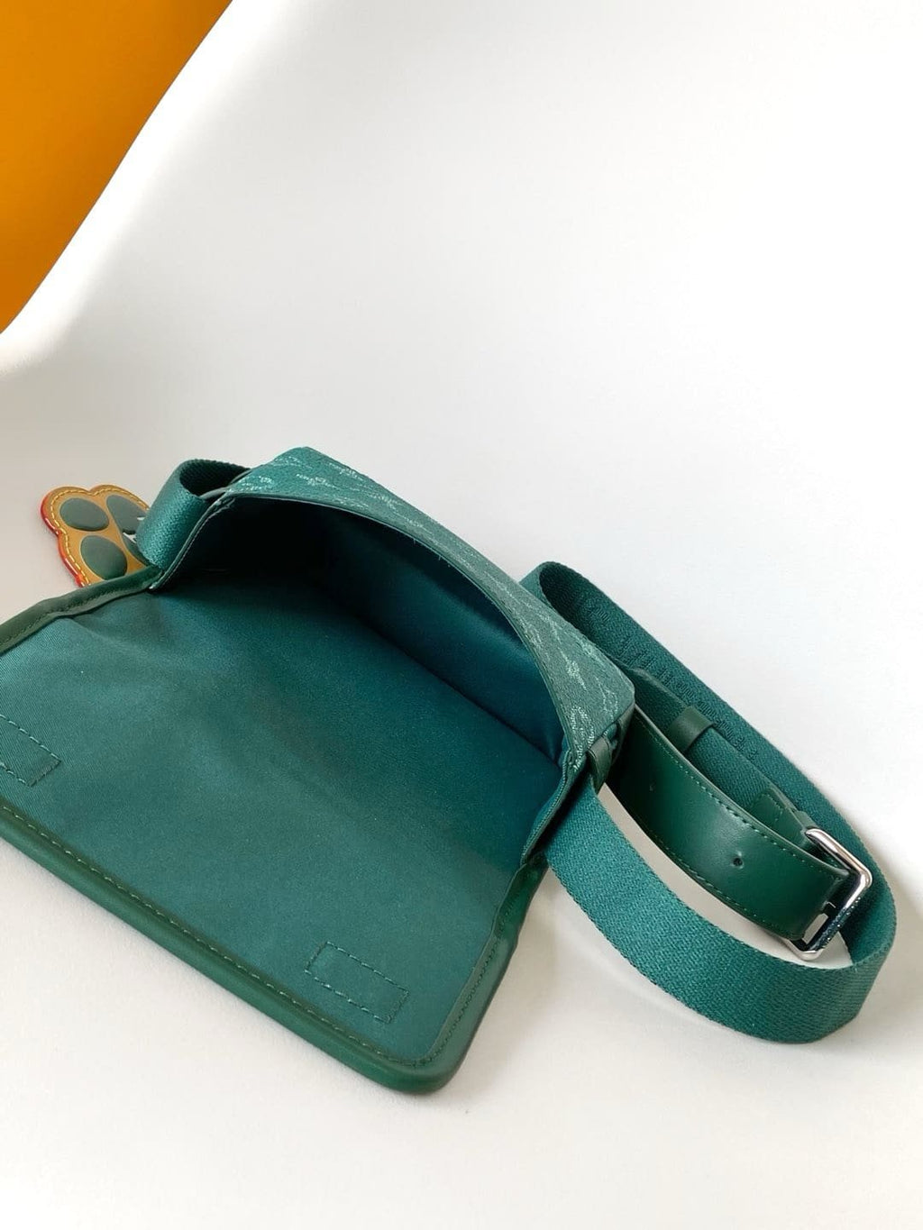 Louis Vuitton M12637 Bosphore Wearable Wallet