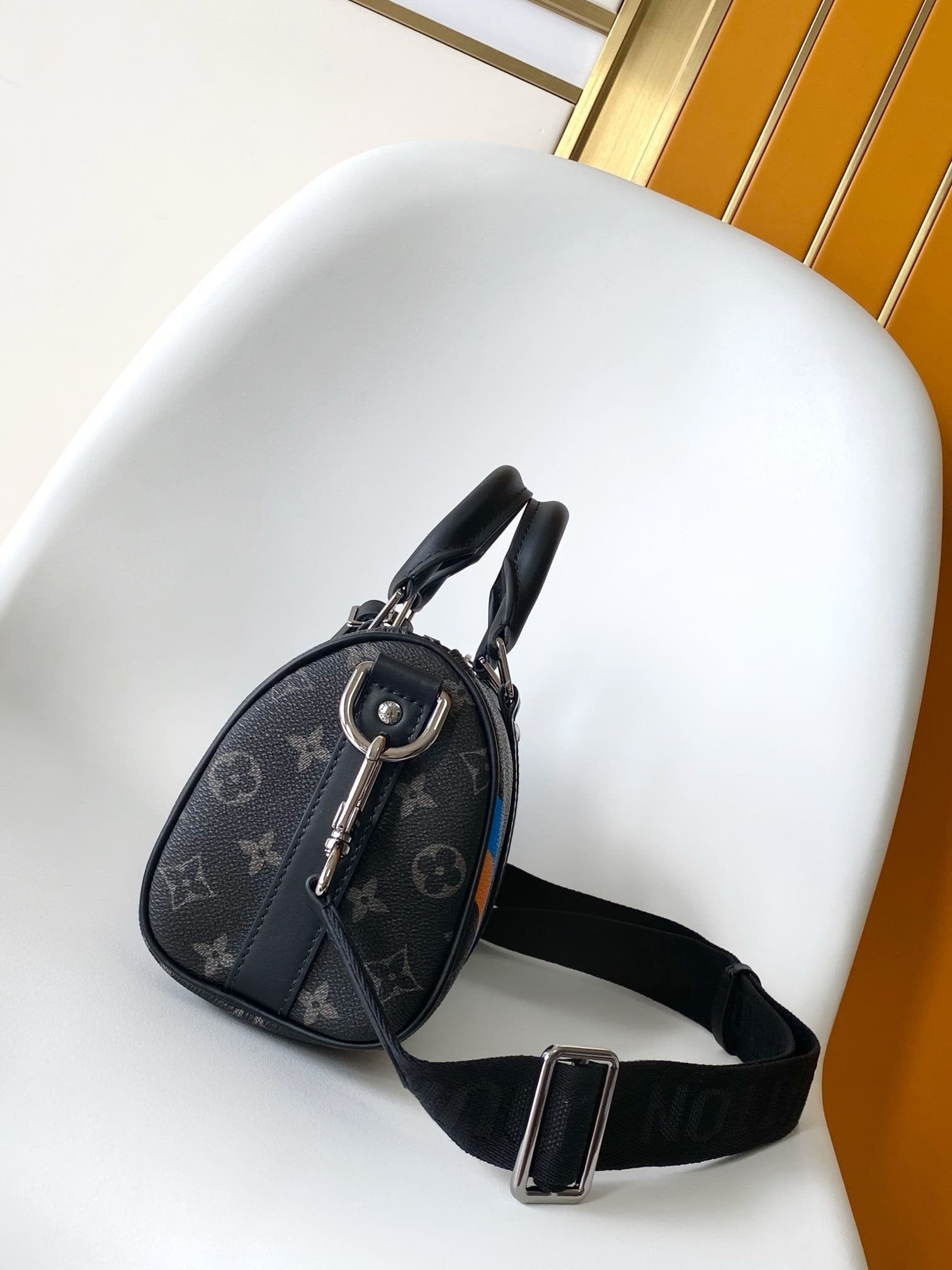 Louis Vuitton P01942 Keepall Bandoulière 25 Mon Monogram