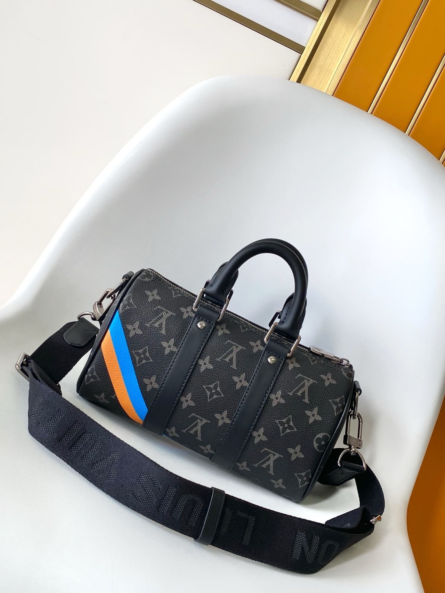 Louis Vuitton P01942 Keepall Bandoulière 25 Mon Monogram
