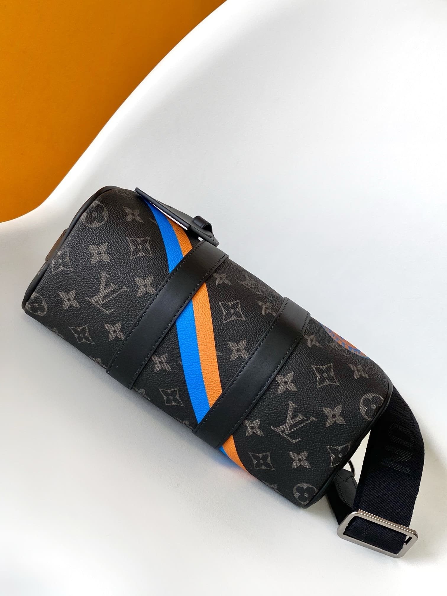 Louis Vuitton P01942 Keepall Bandoulière 25 Mon Monogram