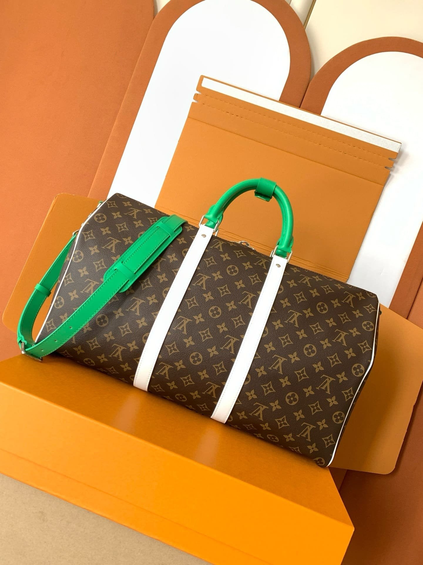 Louis Vuitton M13926 Keepall Bandoulière 50