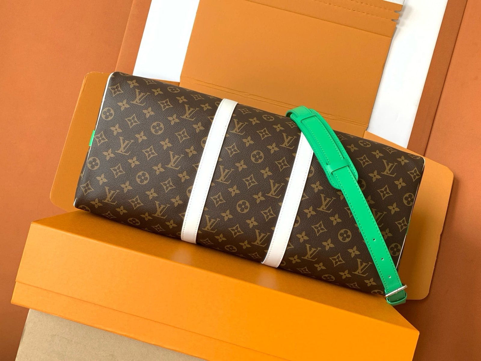 Louis Vuitton M13926 Keepall Bandoulière 50