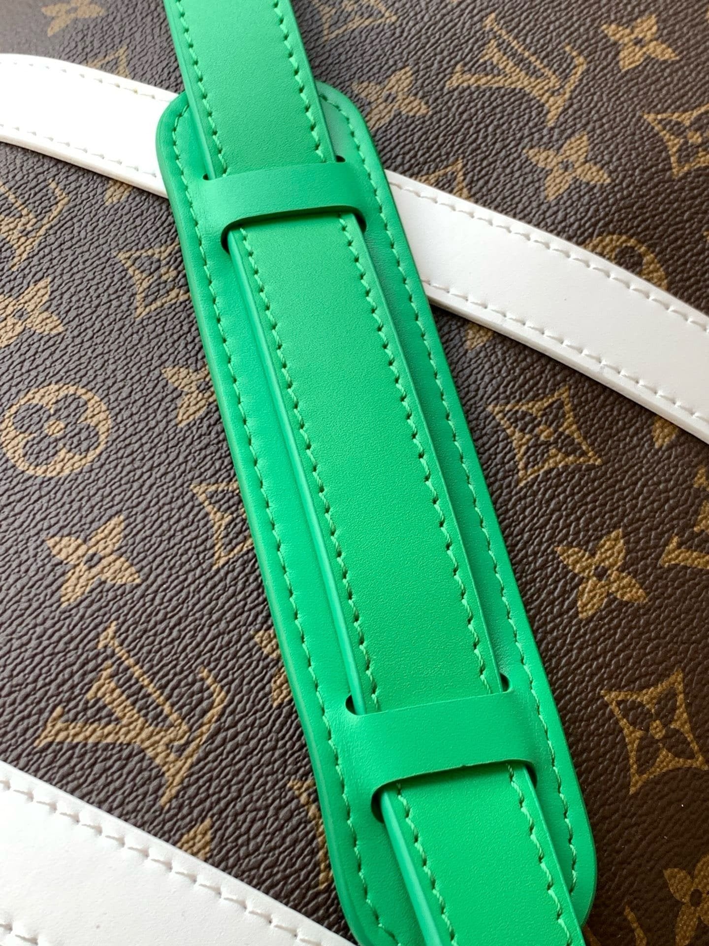 Louis Vuitton M13926 Keepall Bandoulière 50