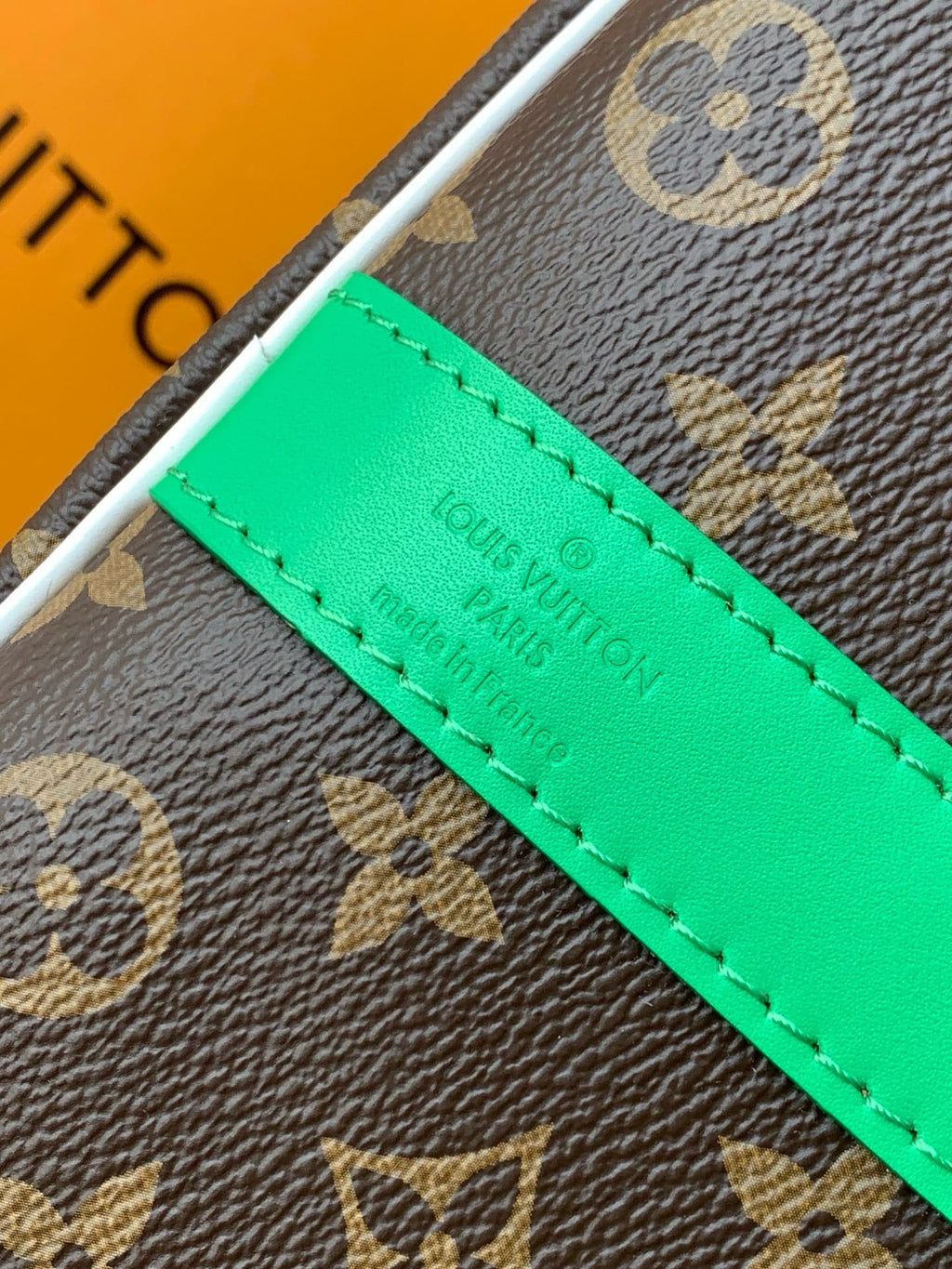 Louis Vuitton M13926 Keepall Bandoulière 50