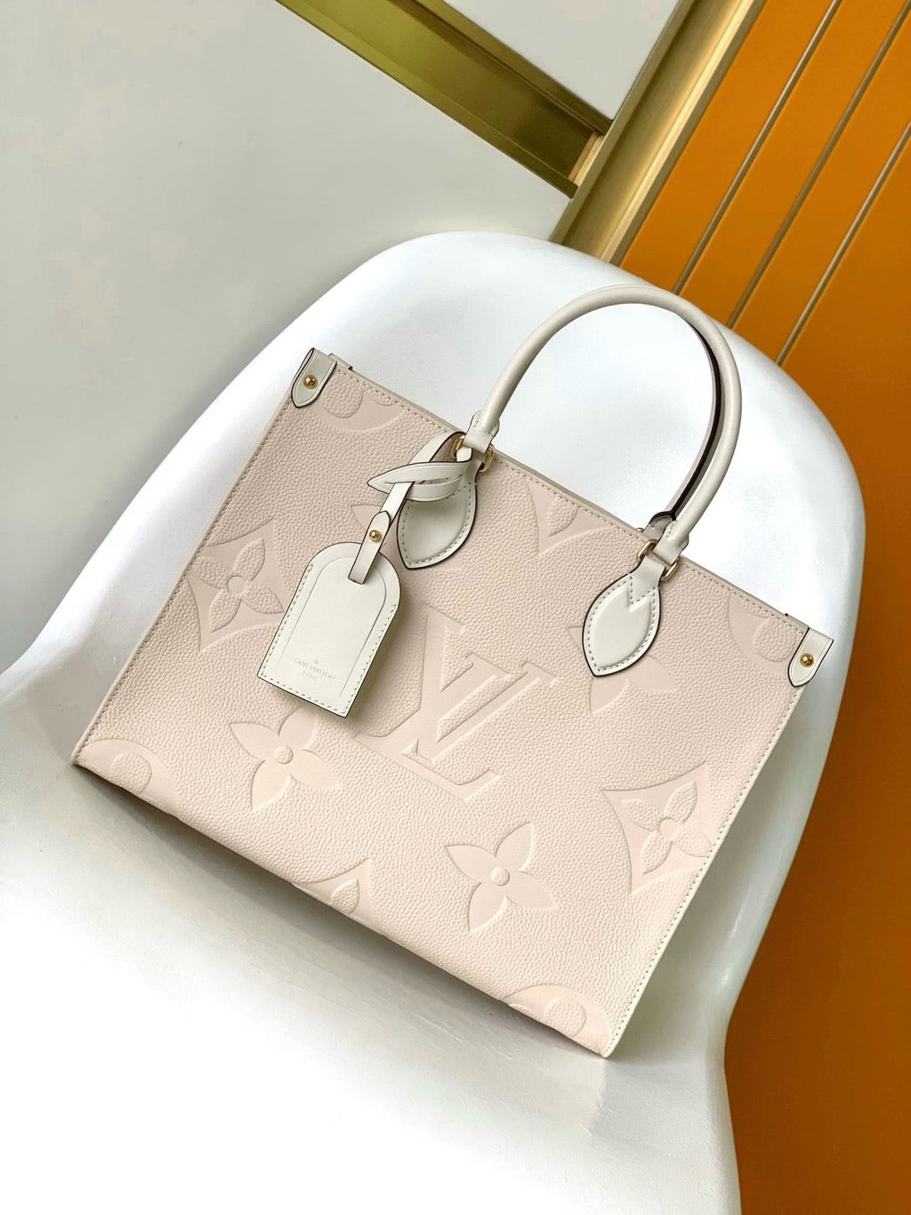 Louis Vuitton M46531 OnTheGo MM