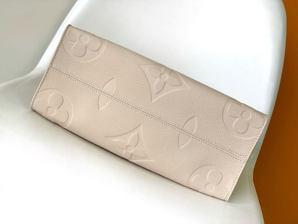 Louis Vuitton M46531 OnTheGo MM