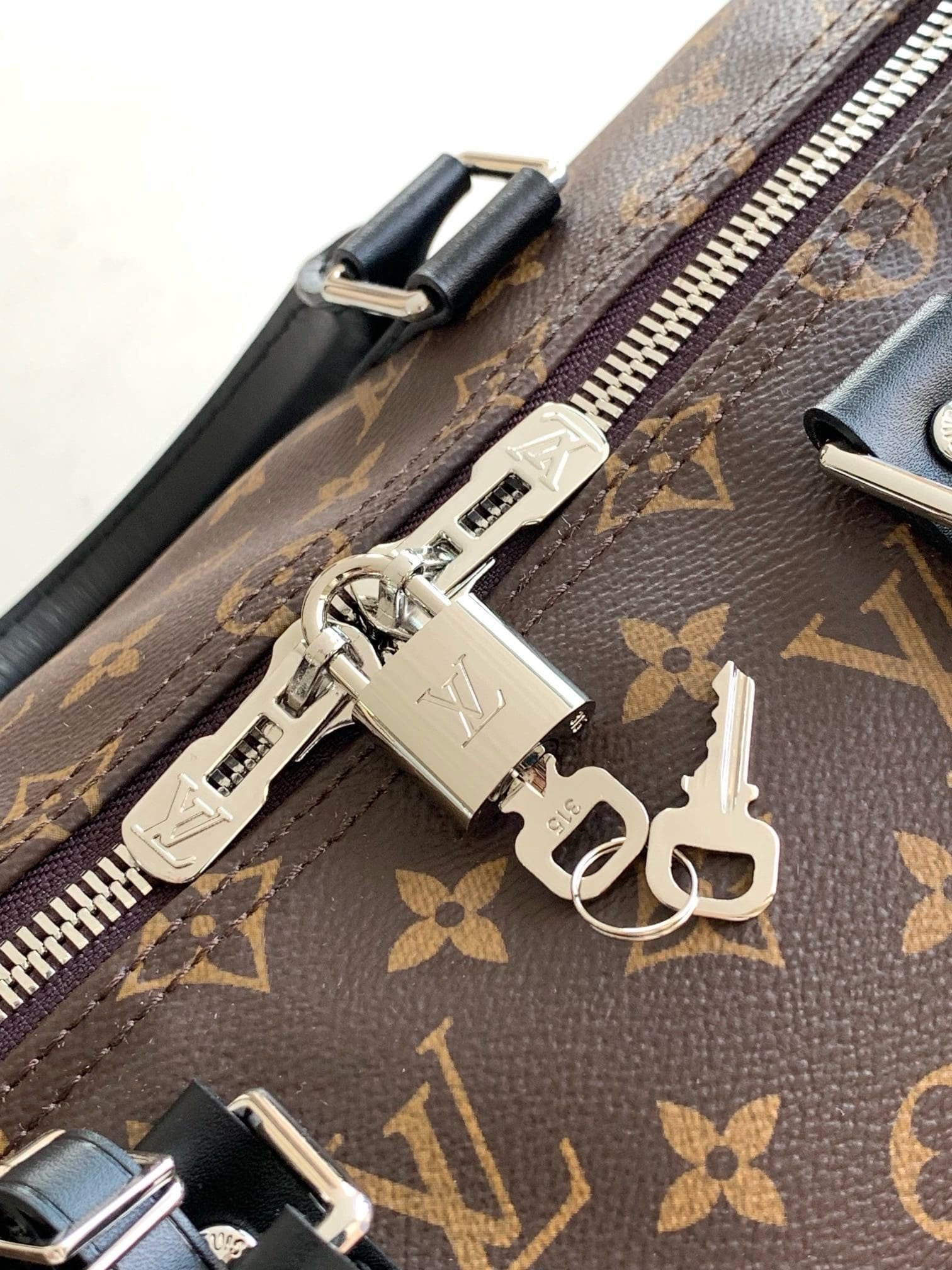 Louis Vuitton M56711 Keepall Bandoulière 45