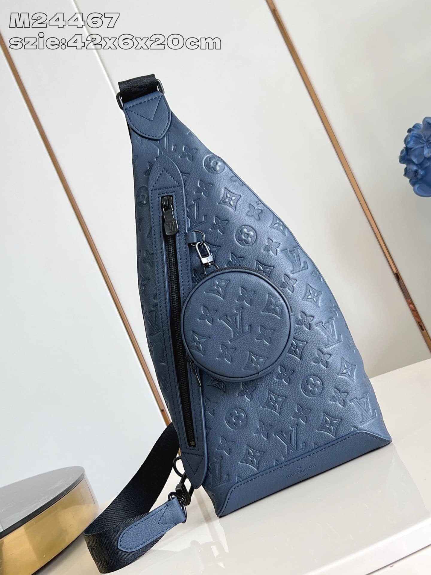 Louis Vuitton M24467 Duo Slingbag