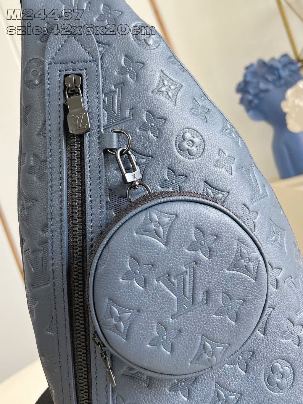 Louis Vuitton M24467 Duo Slingbag