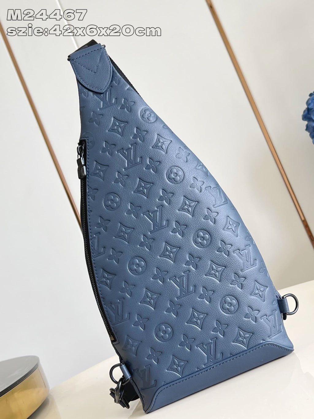 Louis Vuitton M24467 Duo Slingbag