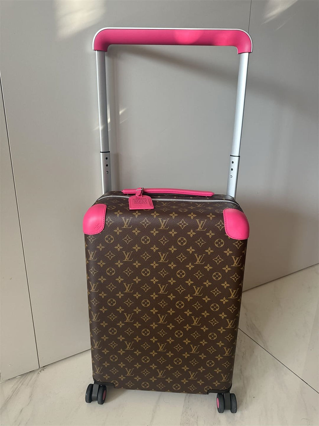 Louis Vuitton M12612 Horizon 55