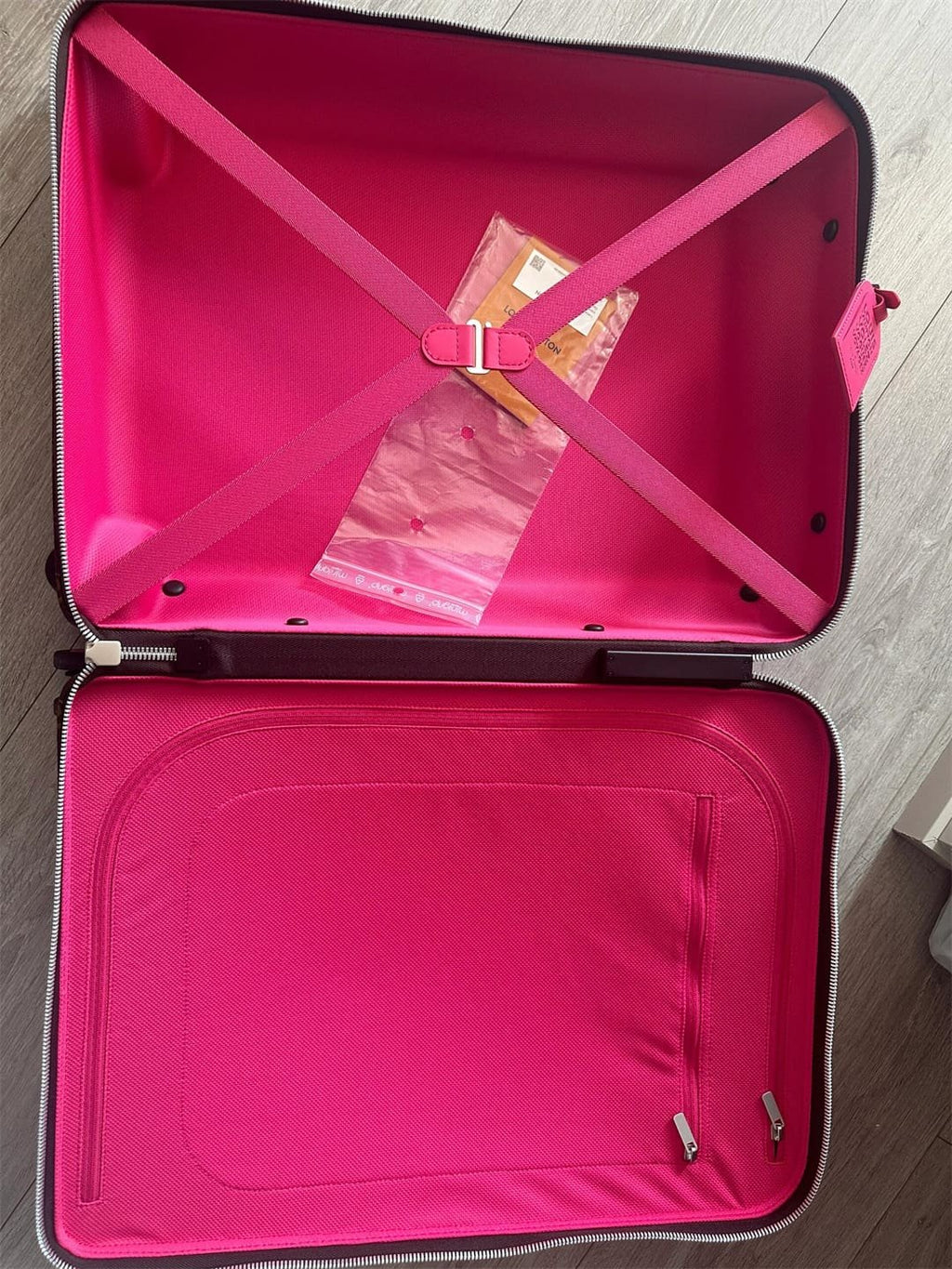 Louis Vuitton M12612 Horizon 55