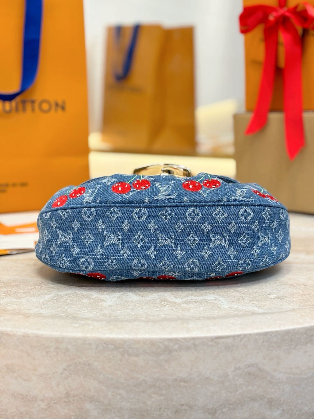 Louis Vuitton M13680 LV x TM Sunset