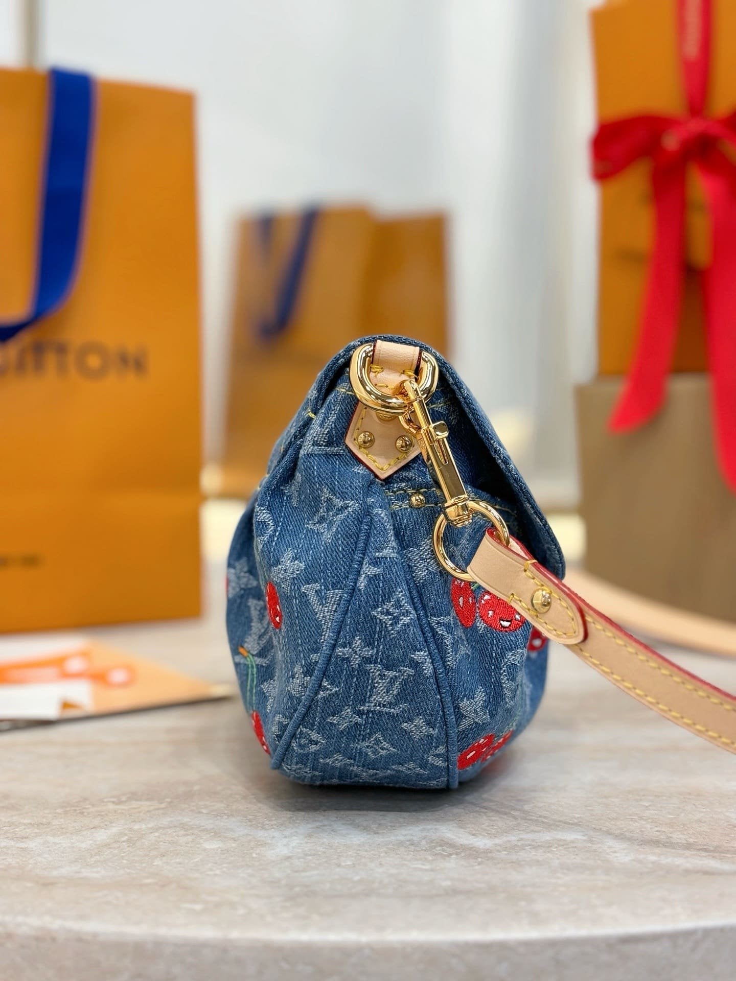 Louis Vuitton M13680 LV x TM Sunset